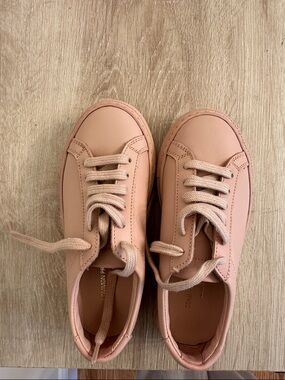 Common Projects. Kids Pink Sneakers